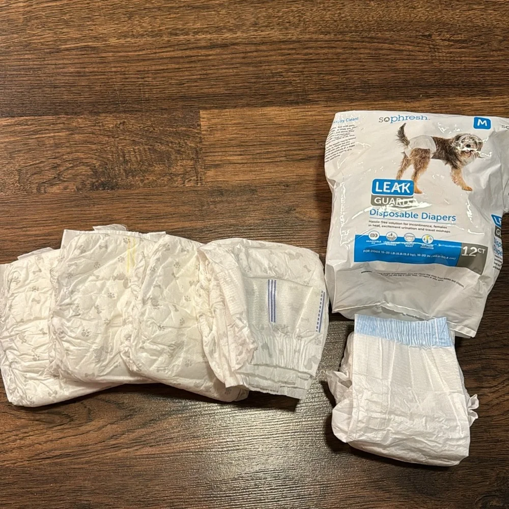 Sophresh Disposable Diapers, Medium, 25-35 lbs. 5 in Open bag.